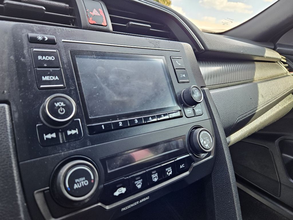 2018 Honda Civic Image 36