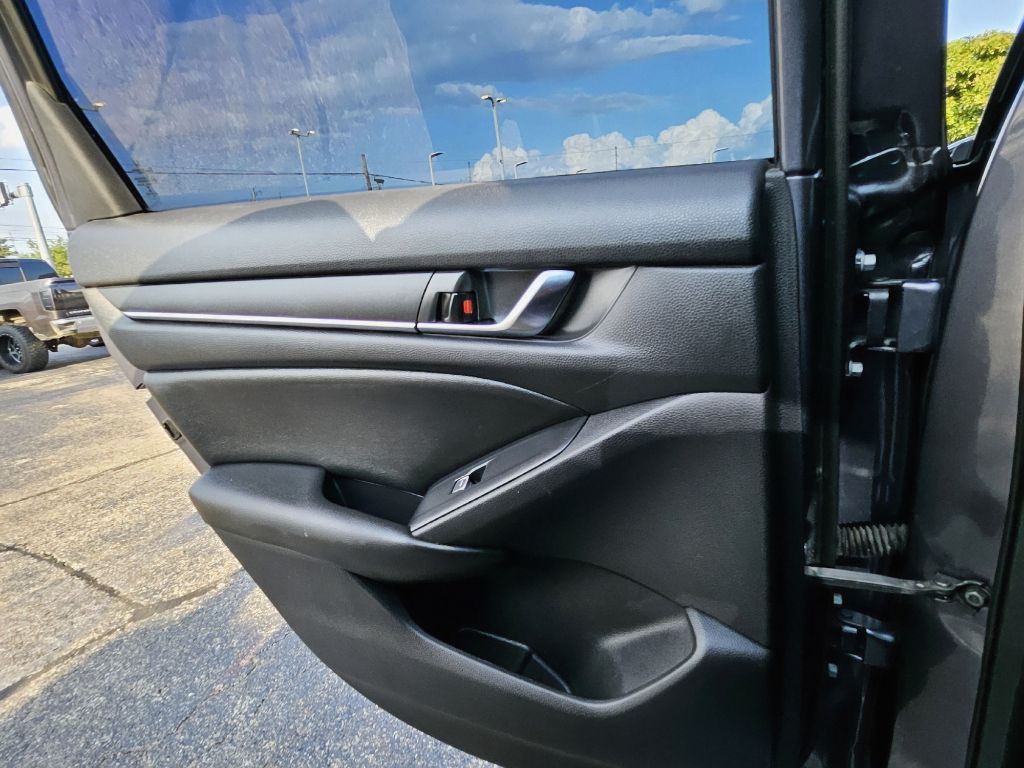 2019 Honda Accord Image 12