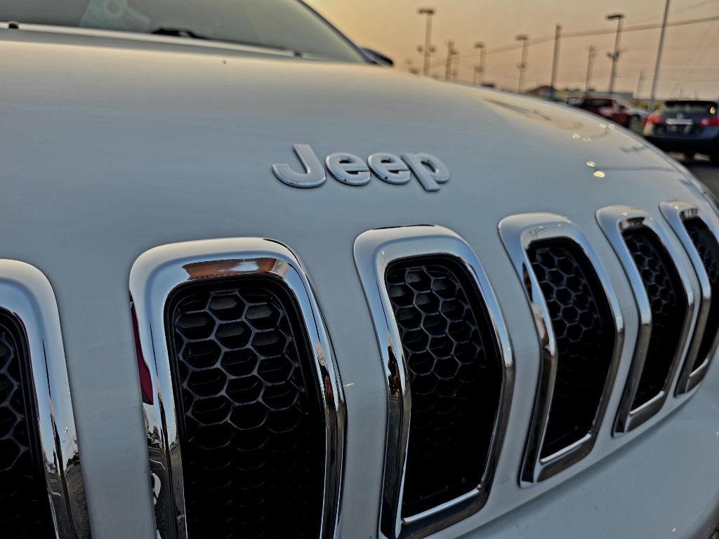 2017 Jeep Cherokee Image 5