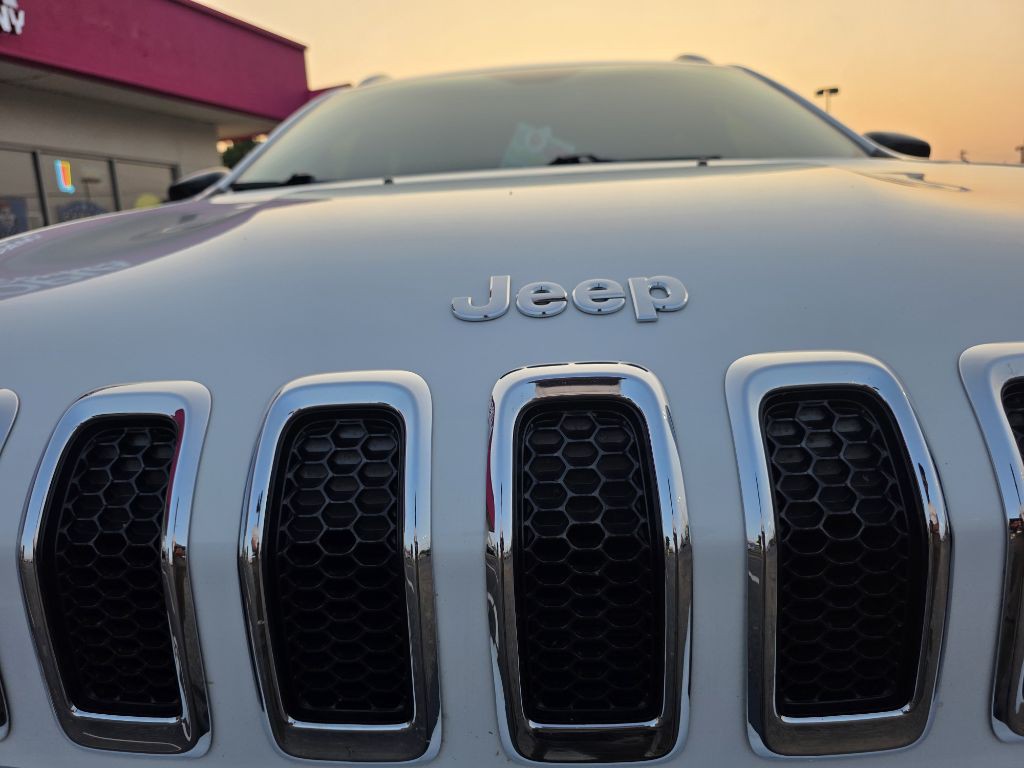 2017 Jeep Cherokee Image 6