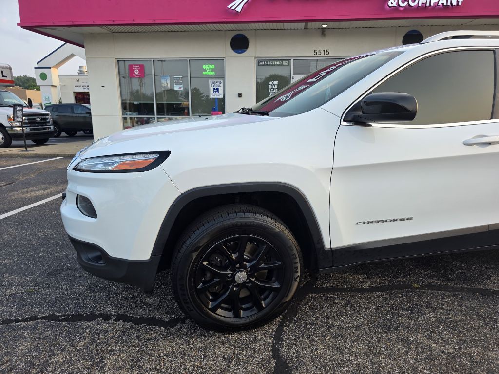2017 Jeep Cherokee Image 9
