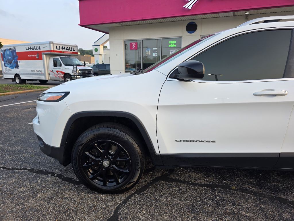 2017 Jeep Cherokee Image 12