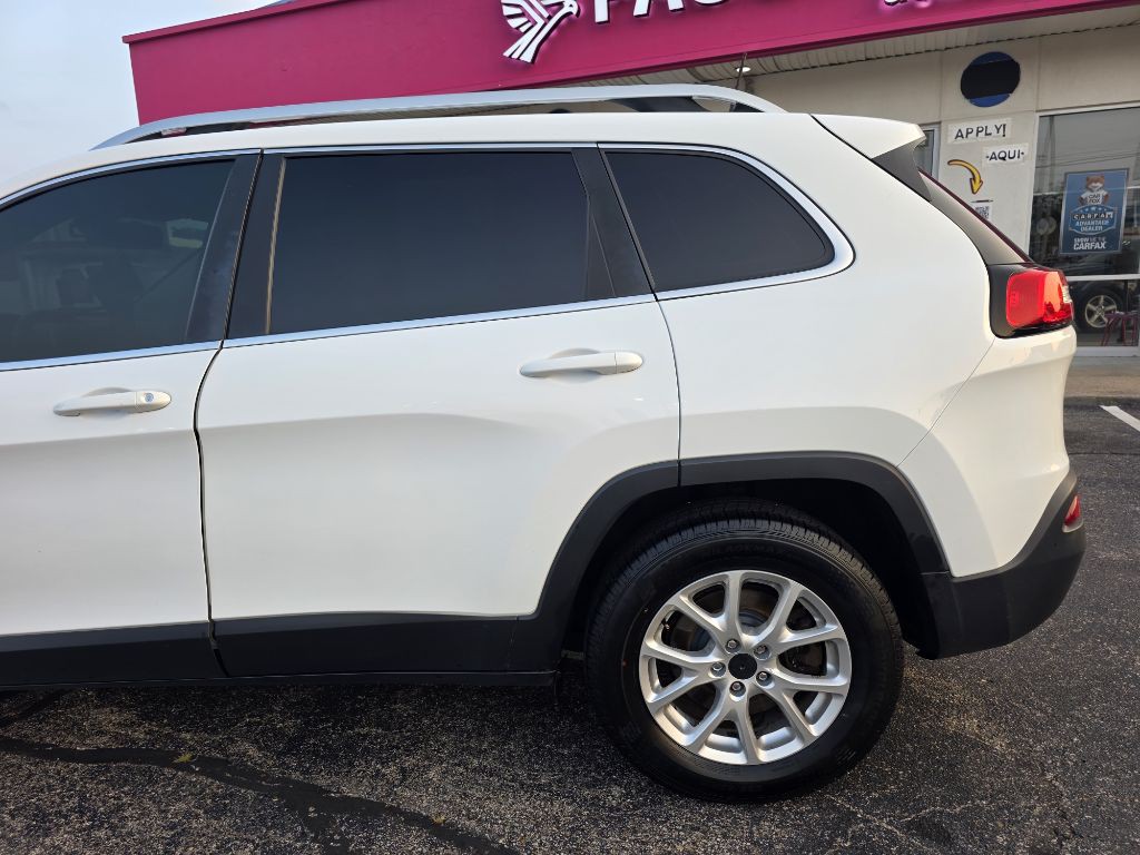 2017 Jeep Cherokee Image 14