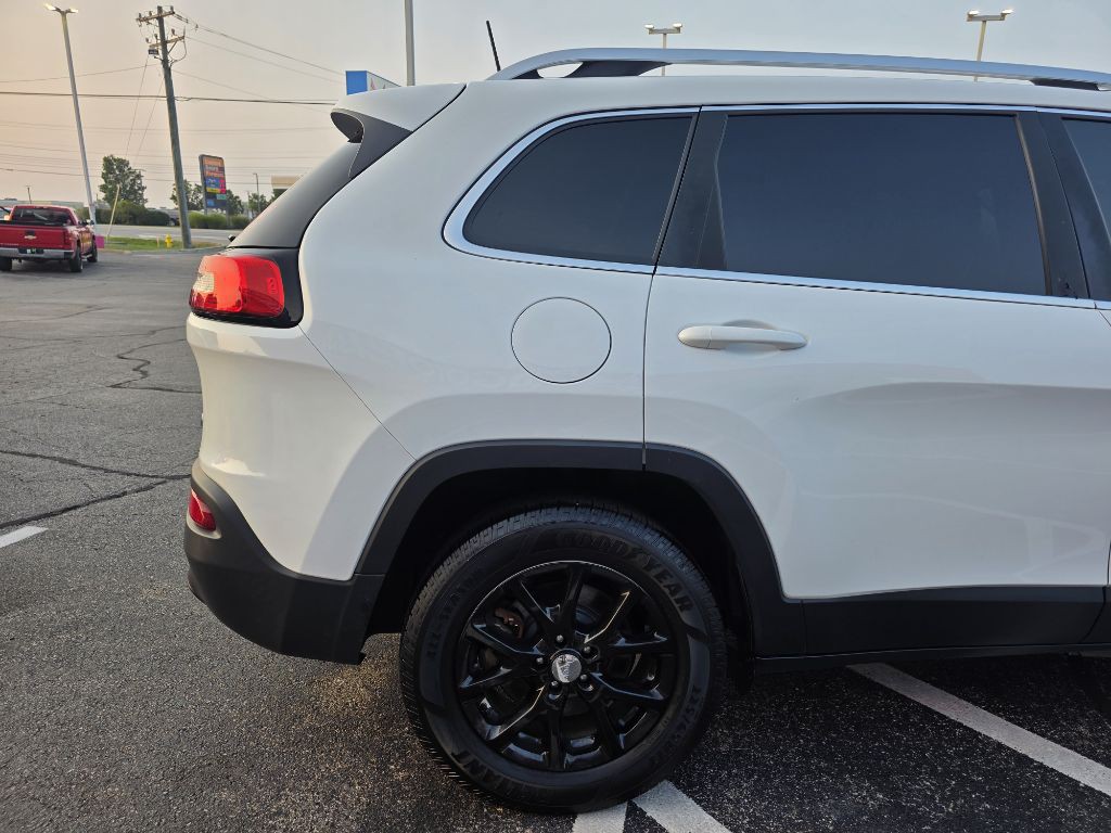 2017 Jeep Cherokee Image 17