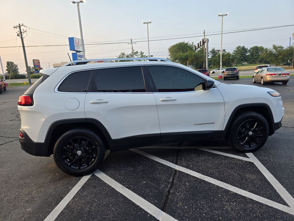 2017 Jeep Cherokee Image 19