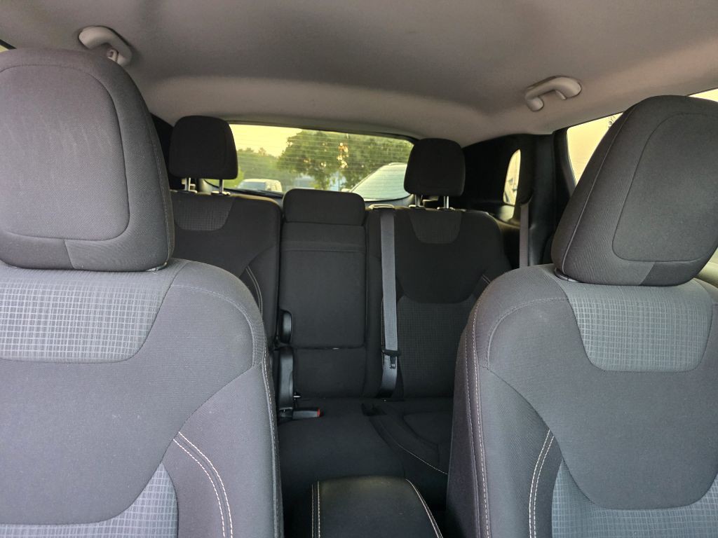 2017 Jeep Cherokee Image 37