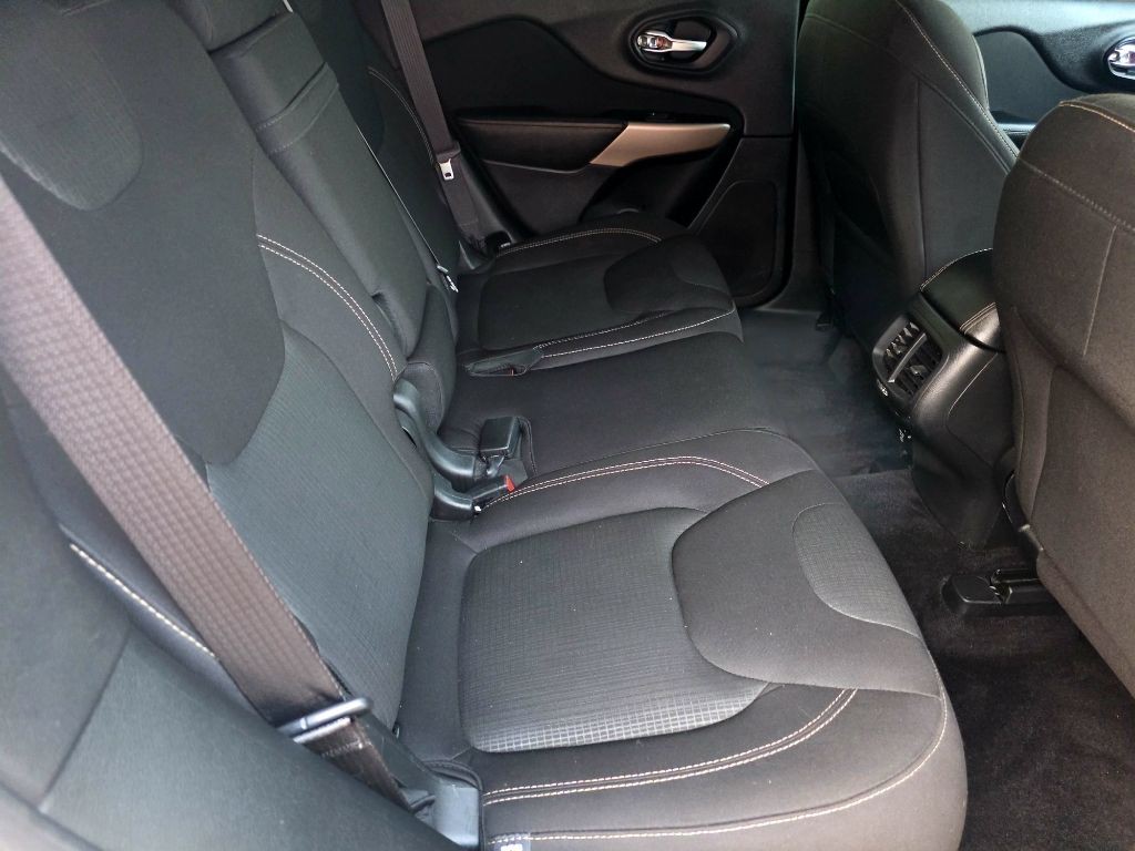 2017 Jeep Cherokee Image 46