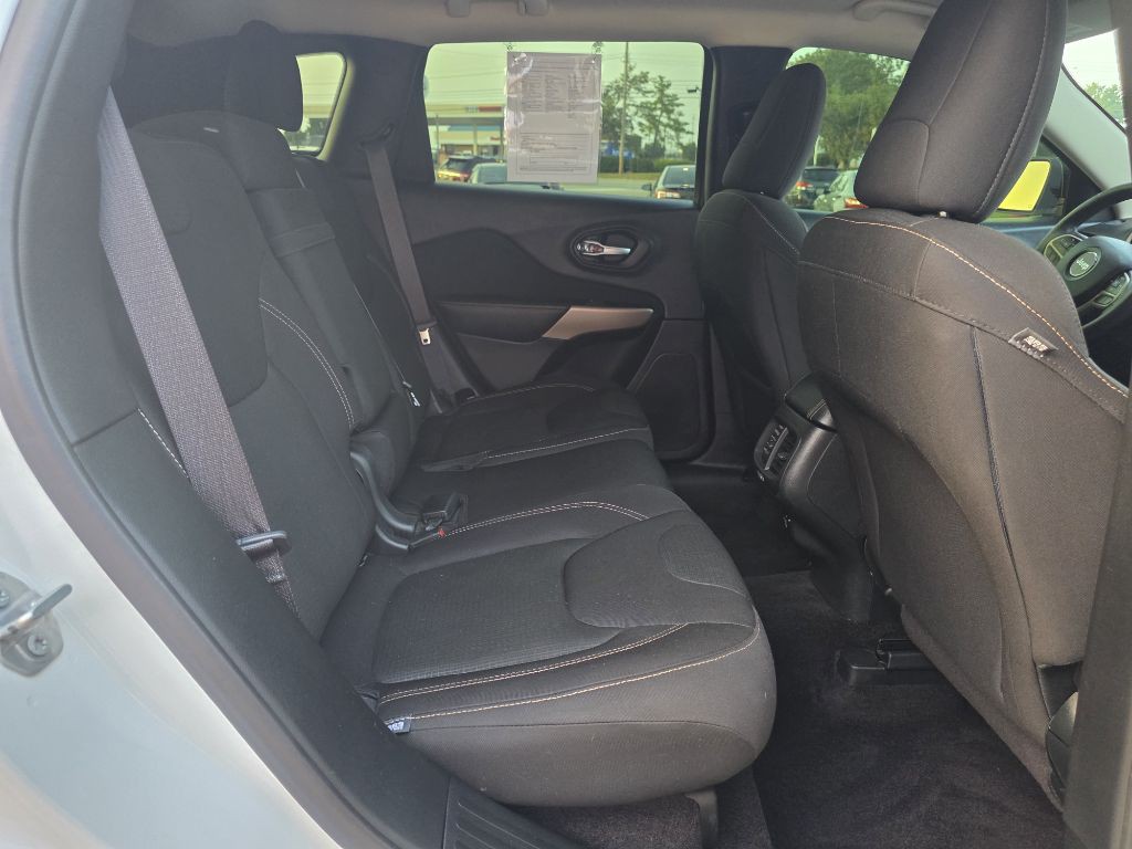 2017 Jeep Cherokee Image 47