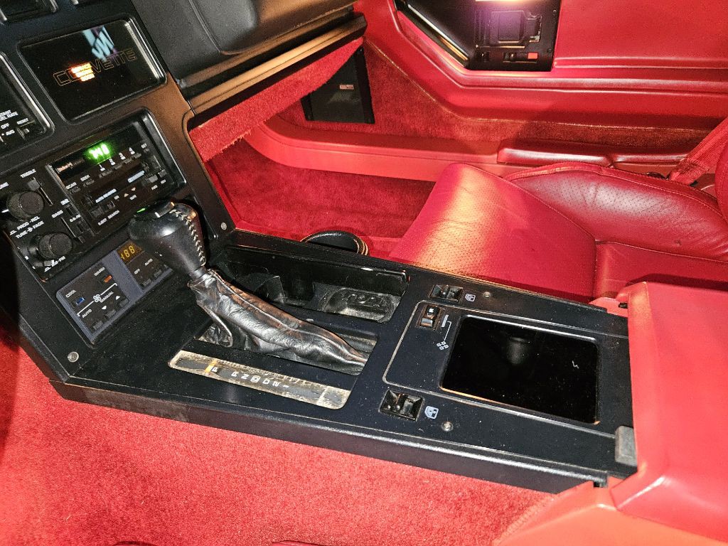 1987 Chevrolet Corvette Image 23