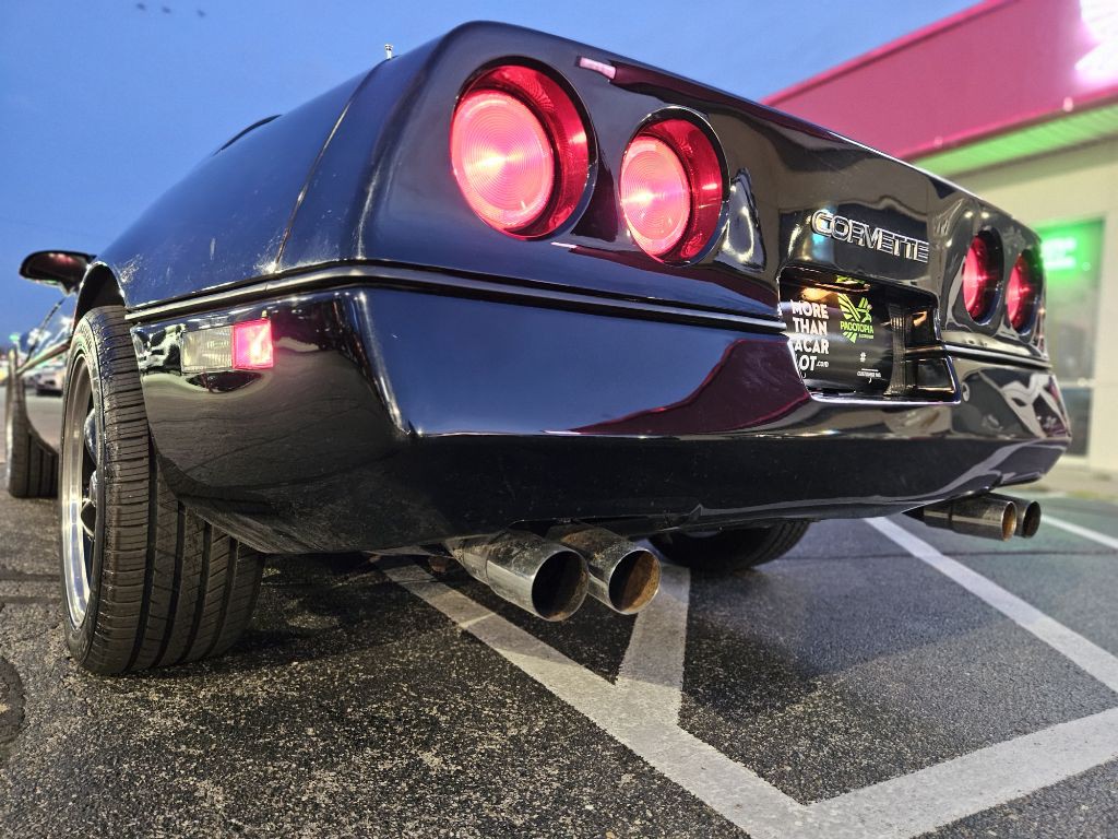 1987 Chevrolet Corvette Image 2