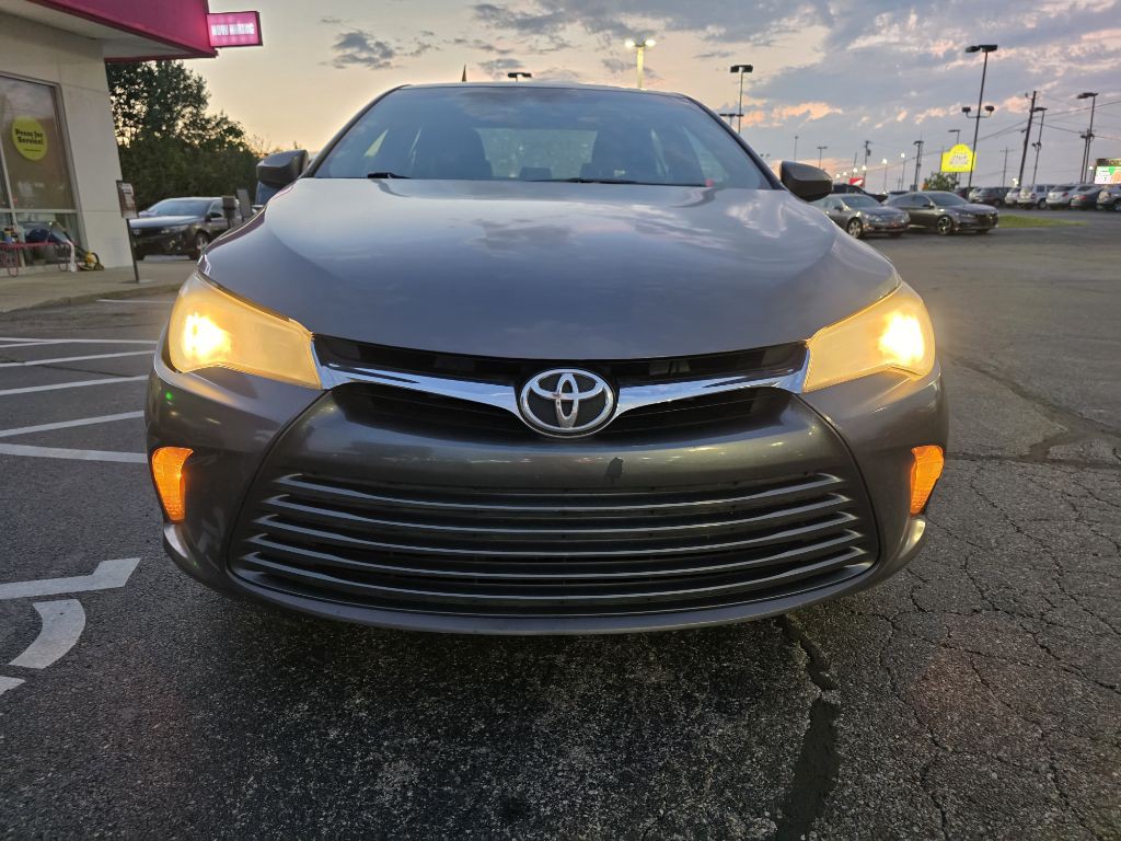 2016 Toyota Camry Image 5