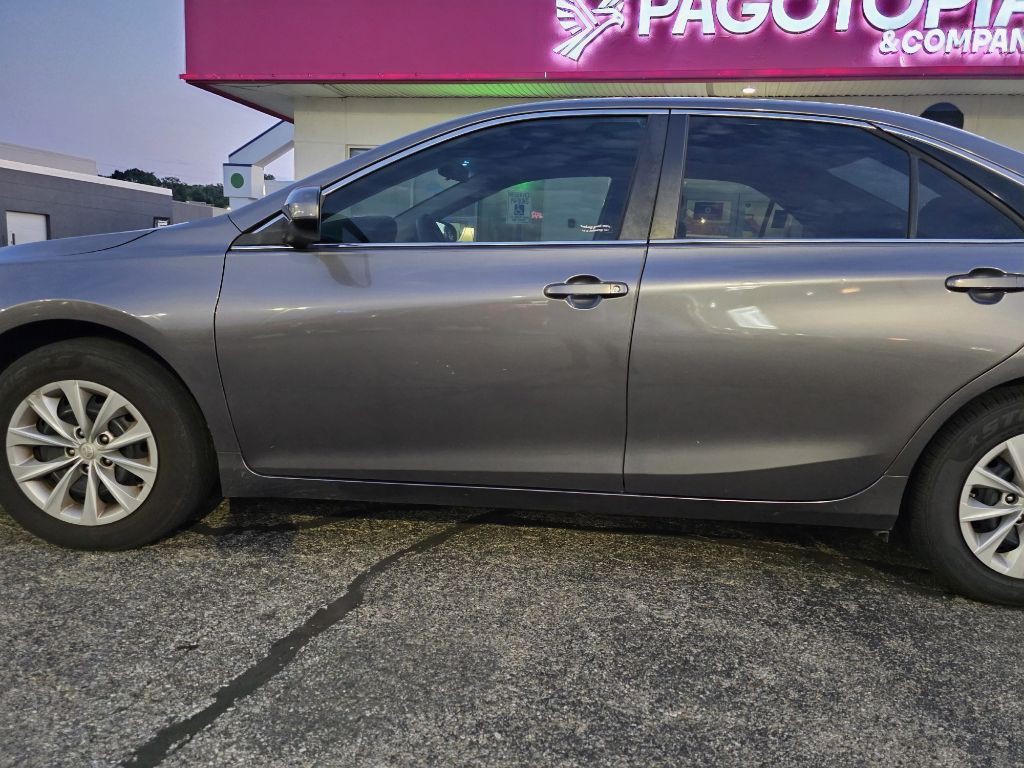2016 Toyota Camry Image 13