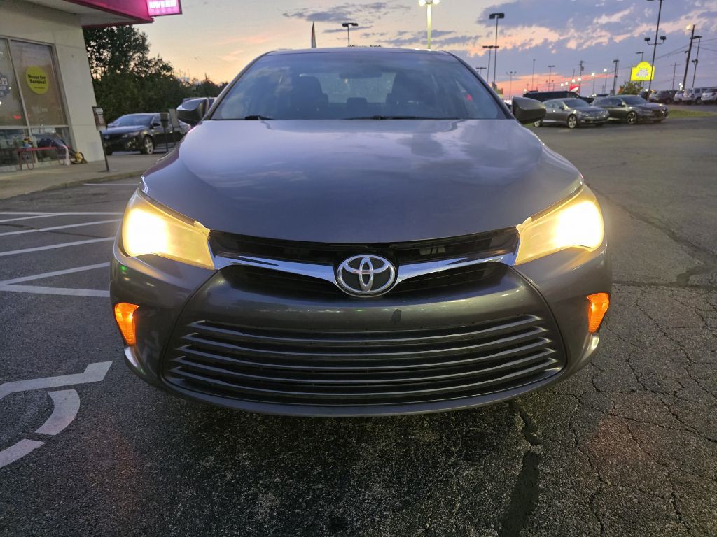 2016 Toyota Camry Image 31