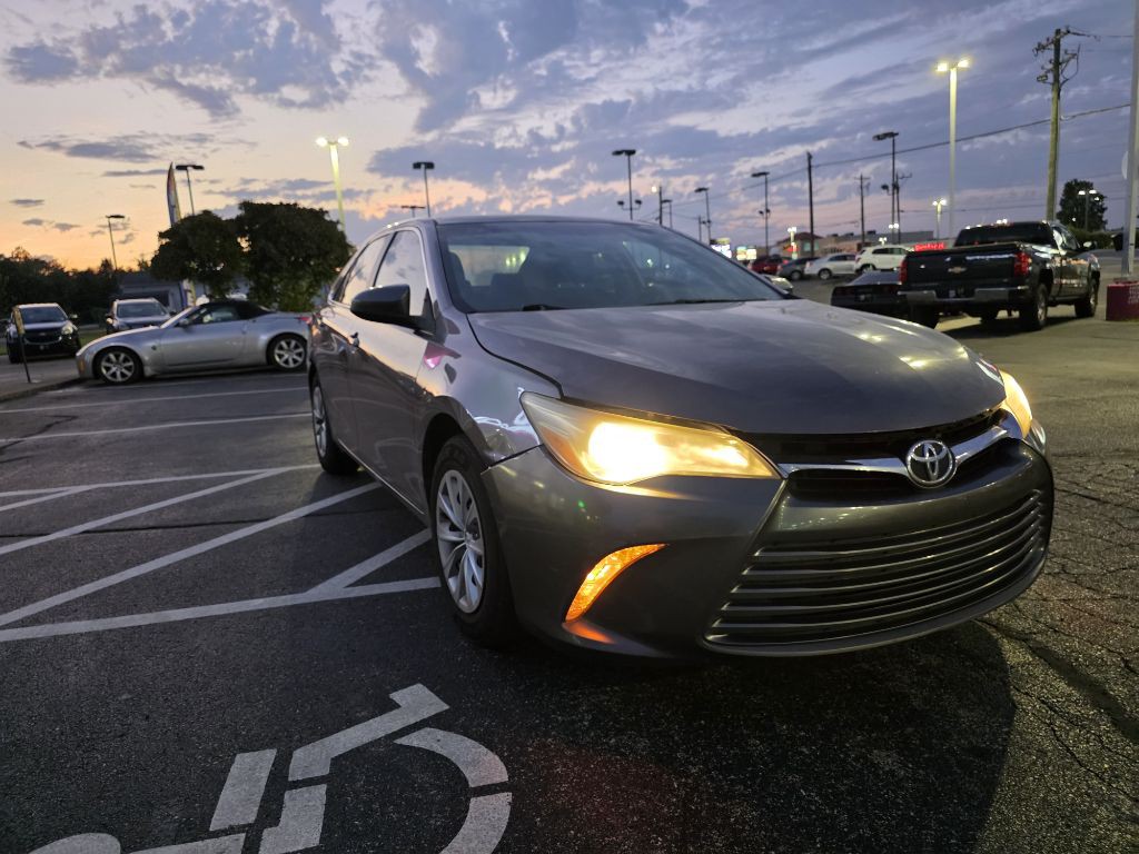 2016 Toyota Camry Image 35