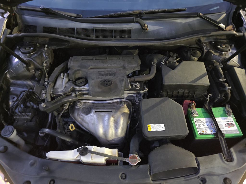 2016 Toyota Camry Image 37