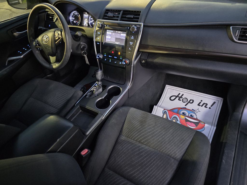 2016 Toyota Camry Image 41