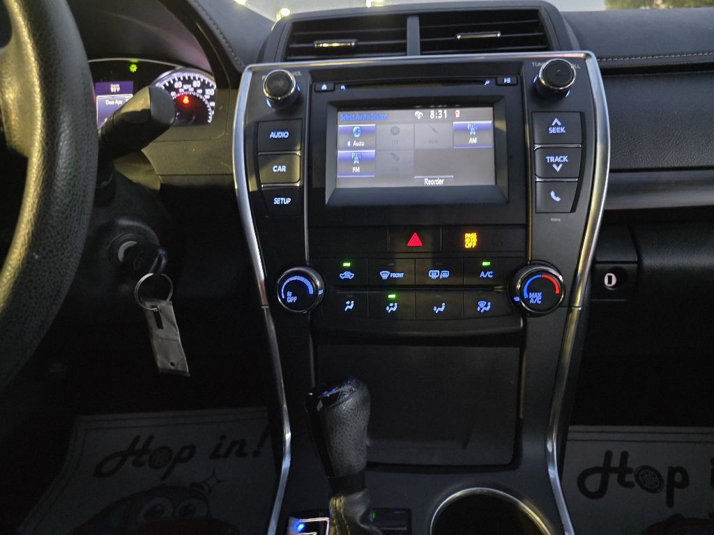 2016 Toyota Camry Image 45