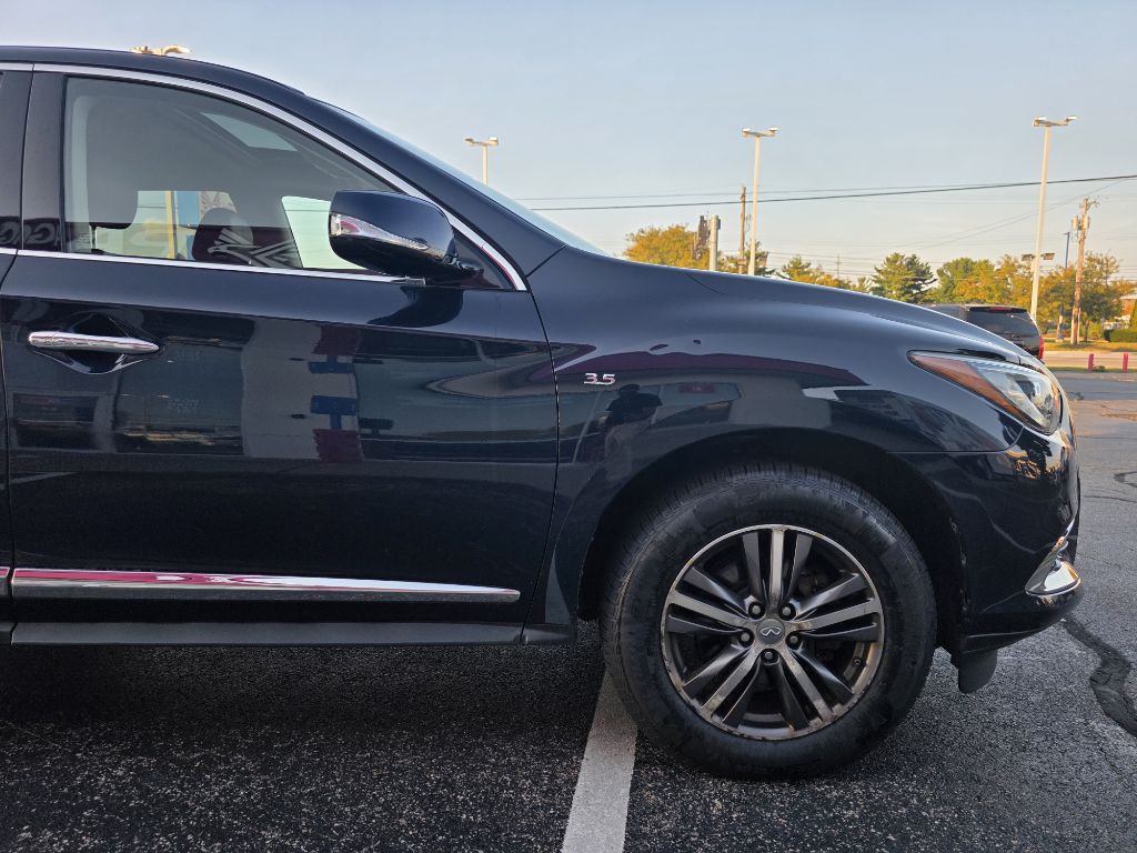 2018 INFINITI QX60 Image 2