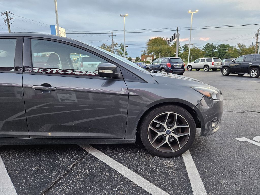 2017 Ford Focus Image 5