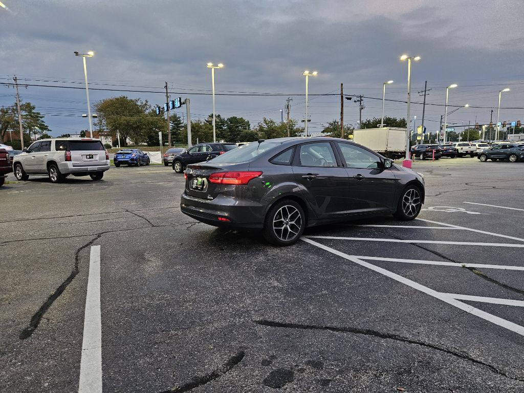 2017 Ford Focus Image 10