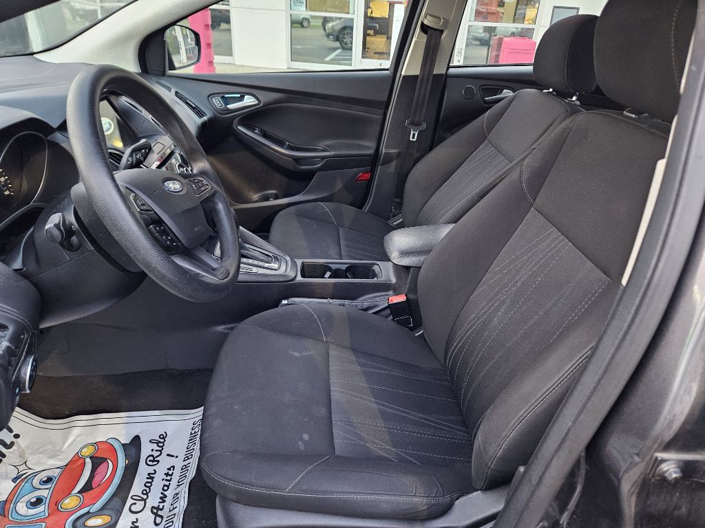 2017 Ford Focus Image 18