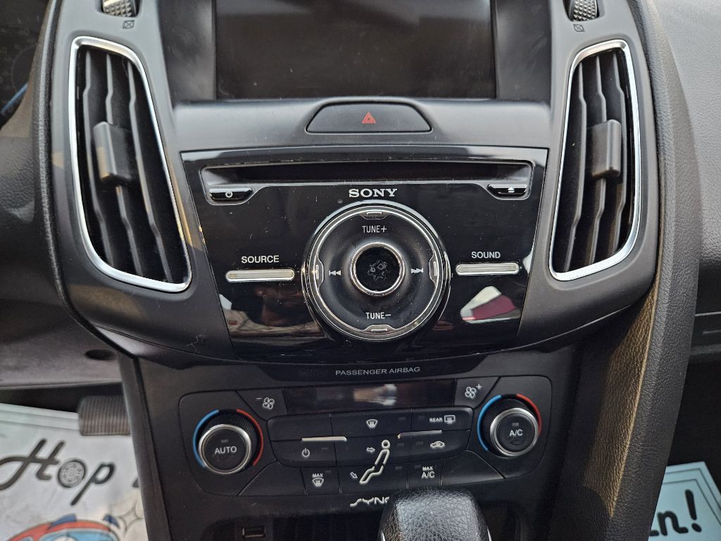 2017 Ford Focus Image 25