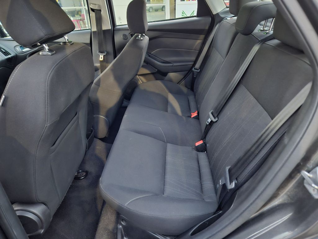 2017 Ford Focus Image 28