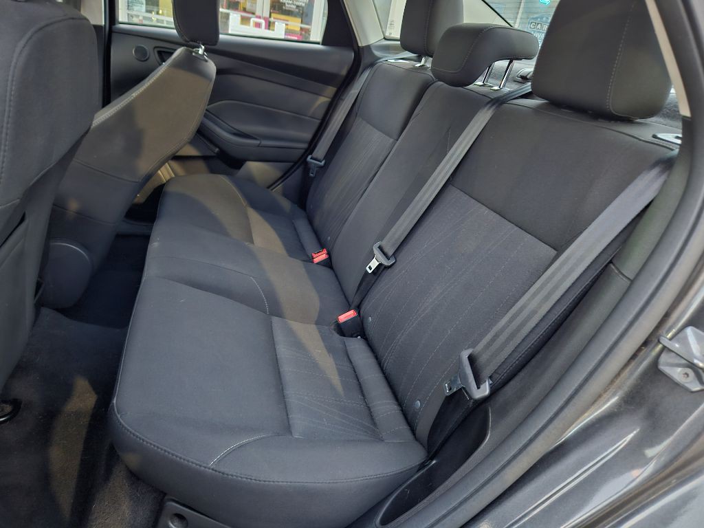 2017 Ford Focus Image 31