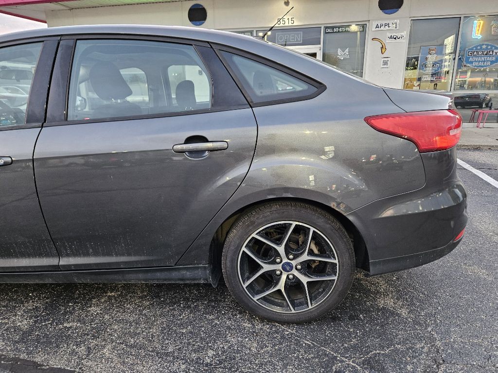2017 Ford Focus Image 34