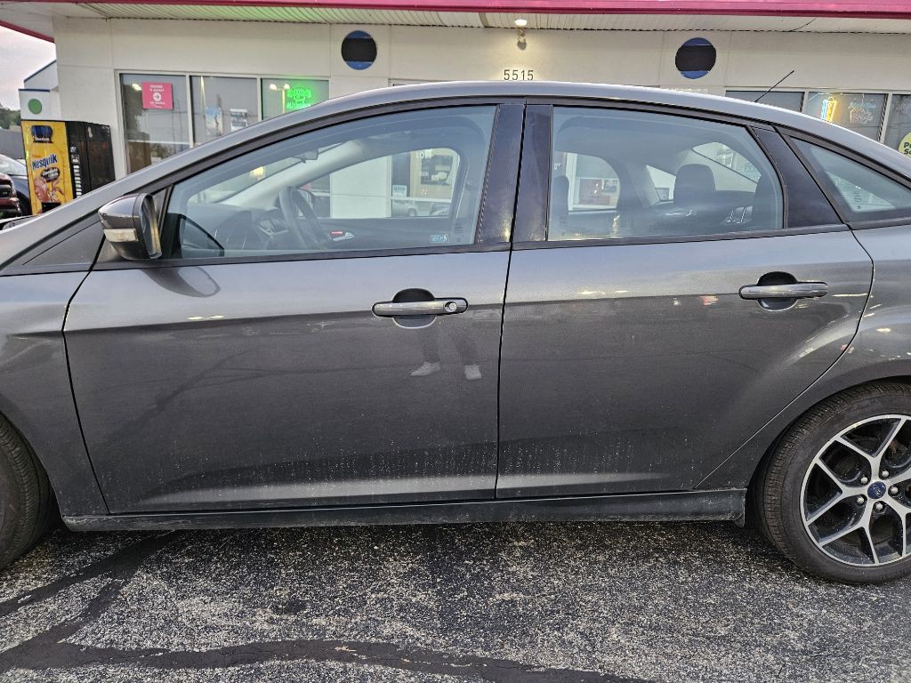 2017 Ford Focus Image 35