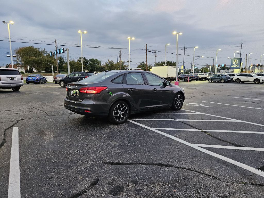2017 Ford Focus Image 39