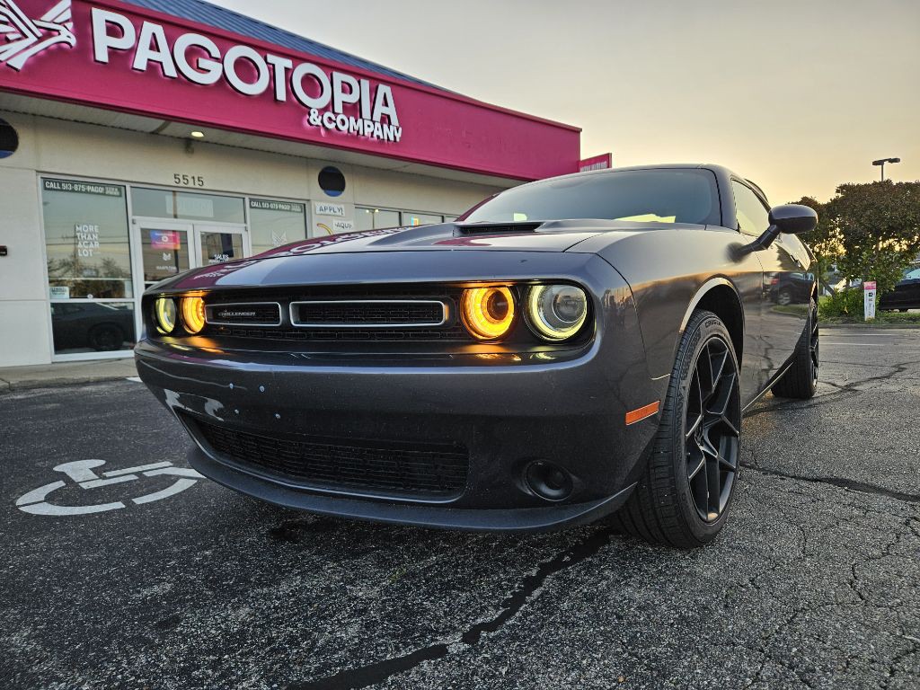 2016 Dodge Challenger Image 1