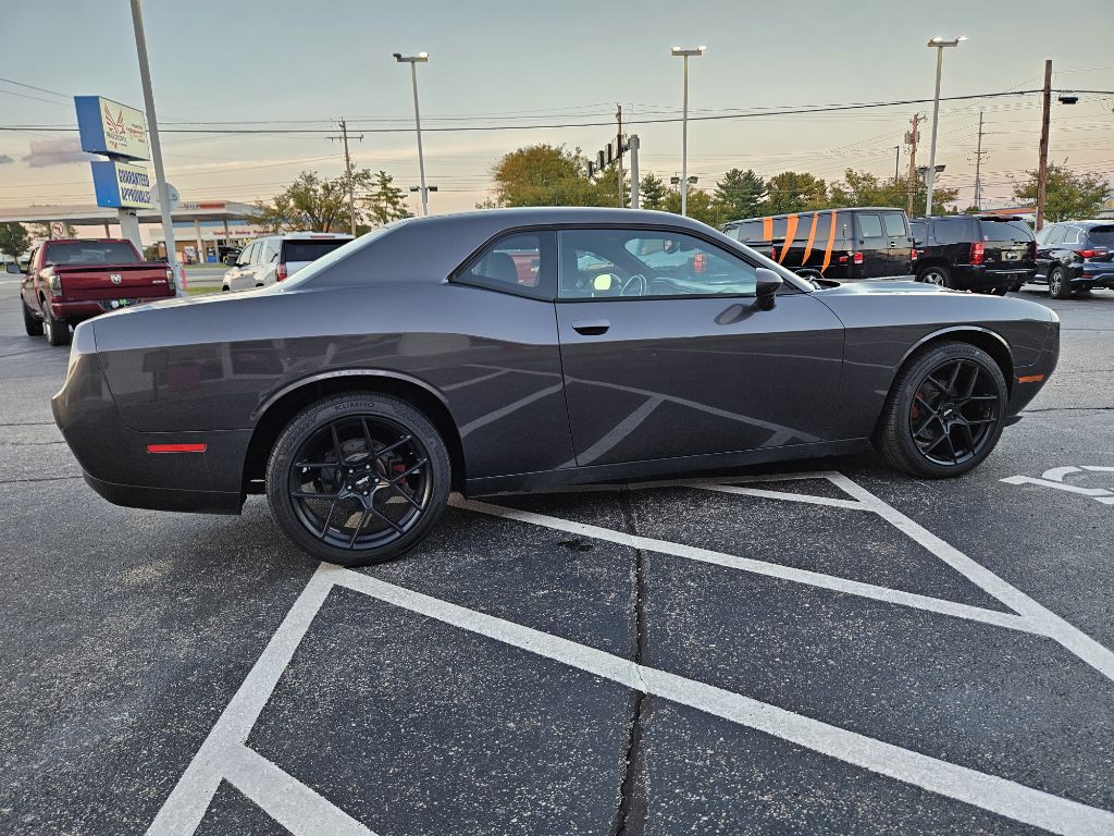 2016 Dodge Challenger Image 5