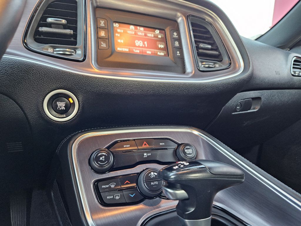2016 Dodge Challenger Image 16