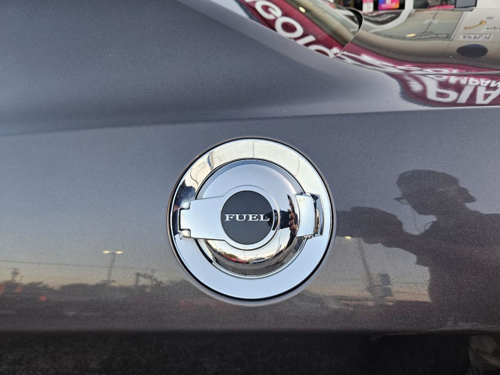 2016 Dodge Challenger Image 21