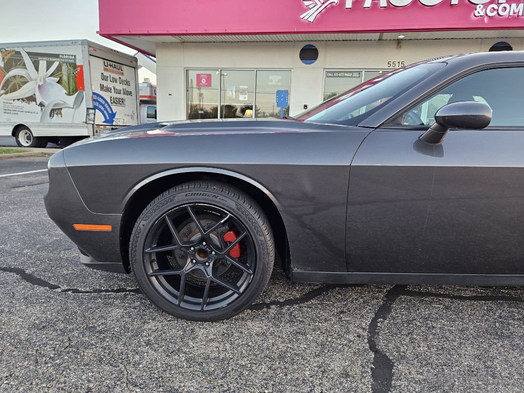 2016 Dodge Challenger Image 24