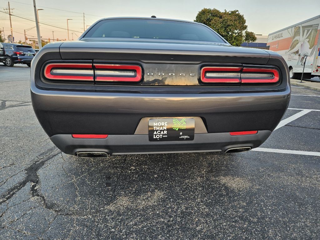 2016 Dodge Challenger Image 27