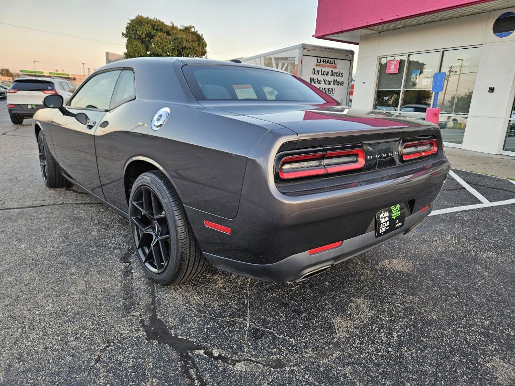 2016 Dodge Challenger Image 30