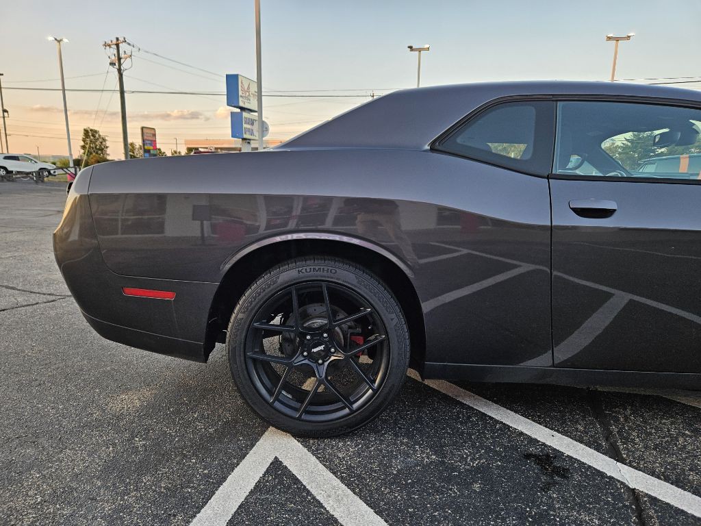 2016 Dodge Challenger Image 32