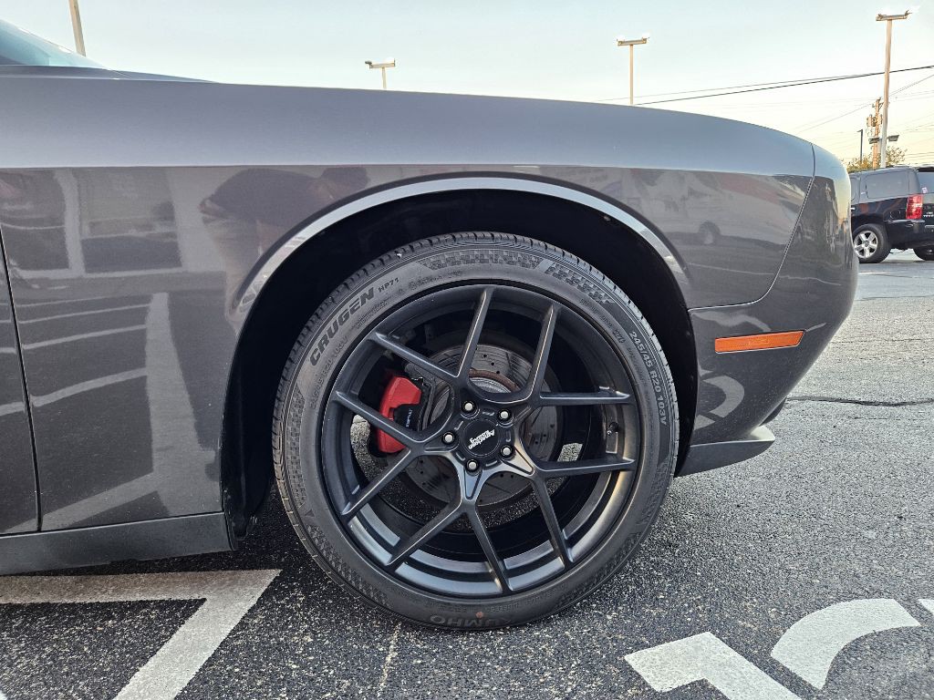 2016 Dodge Challenger Image 34