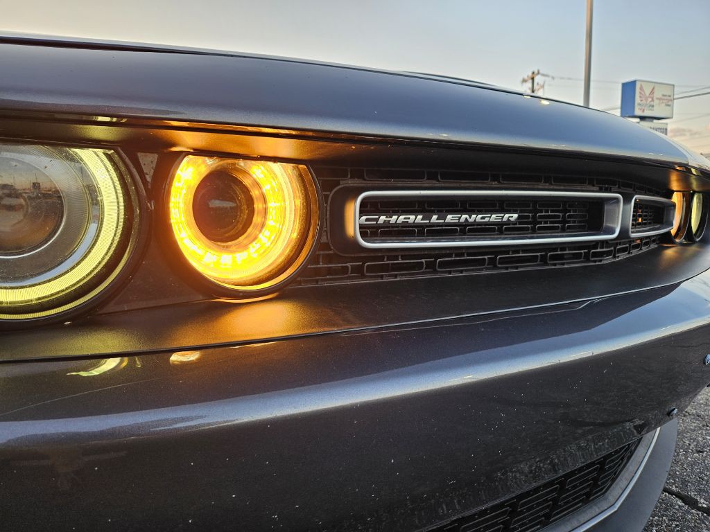 2016 Dodge Challenger Image 35