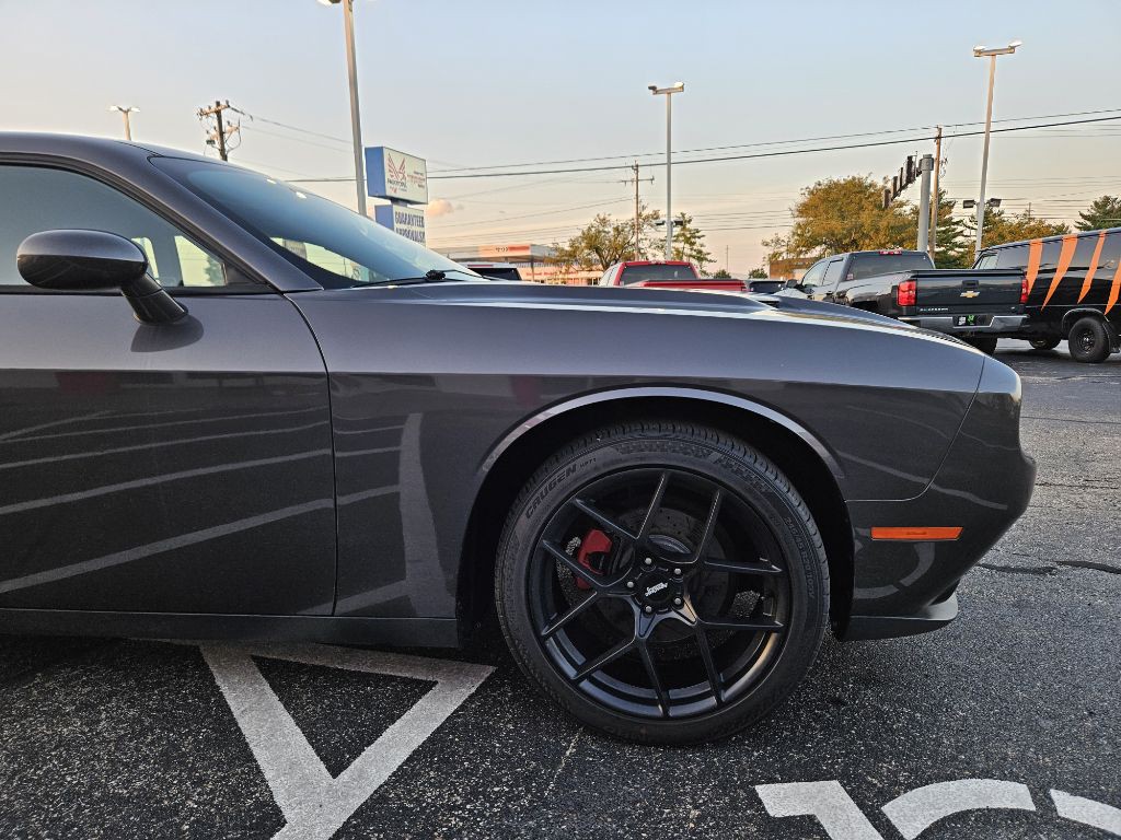 2016 Dodge Challenger Image 37