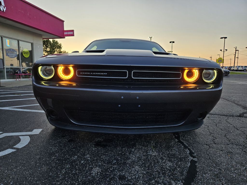 2016 Dodge Challenger Image 38