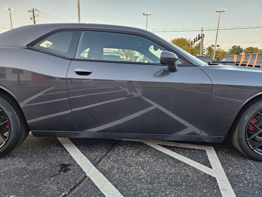 2016 Dodge Challenger Image 39