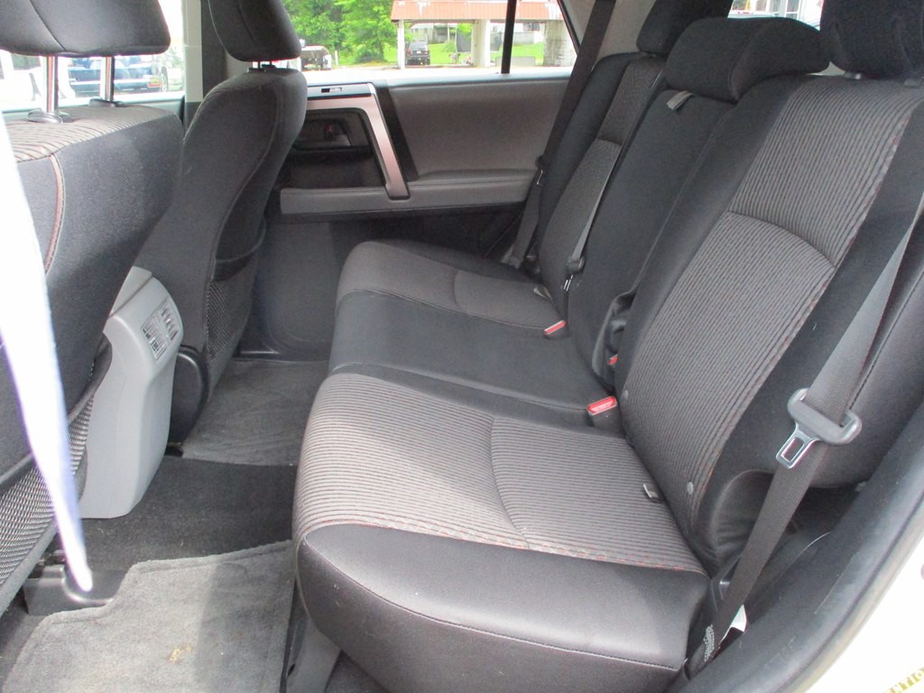 2011 Toyota 4Runner Image 12