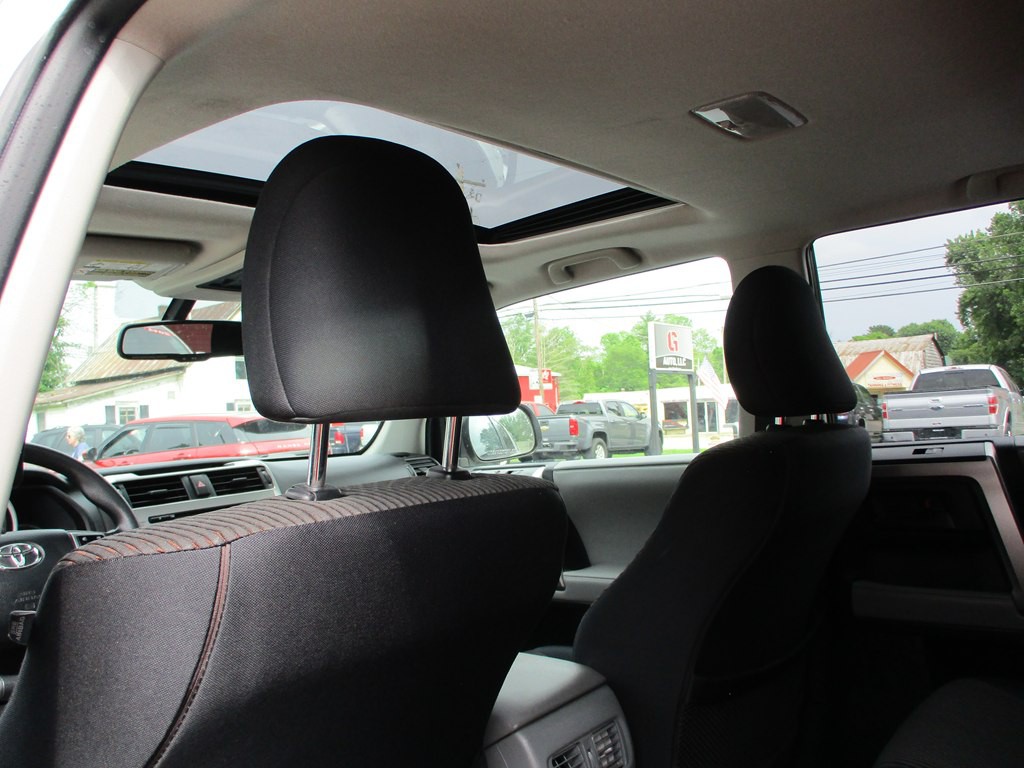 2011 Toyota 4Runner Image 13