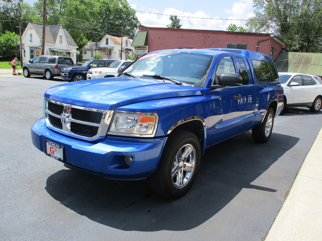 2008 Dodge Dakota Image 2