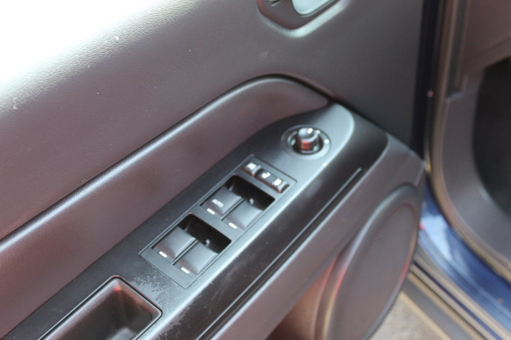 2013 Jeep Compass Image 11