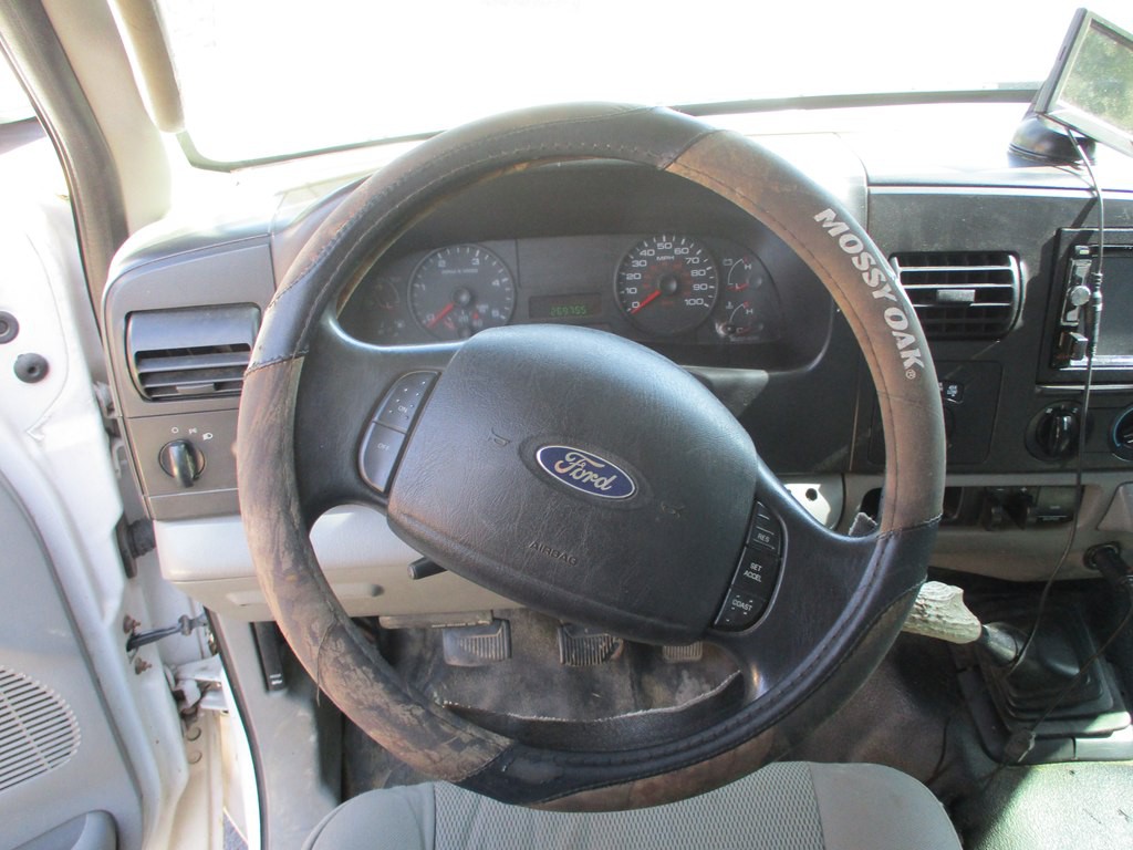 2007 Ford F-350 Image 9