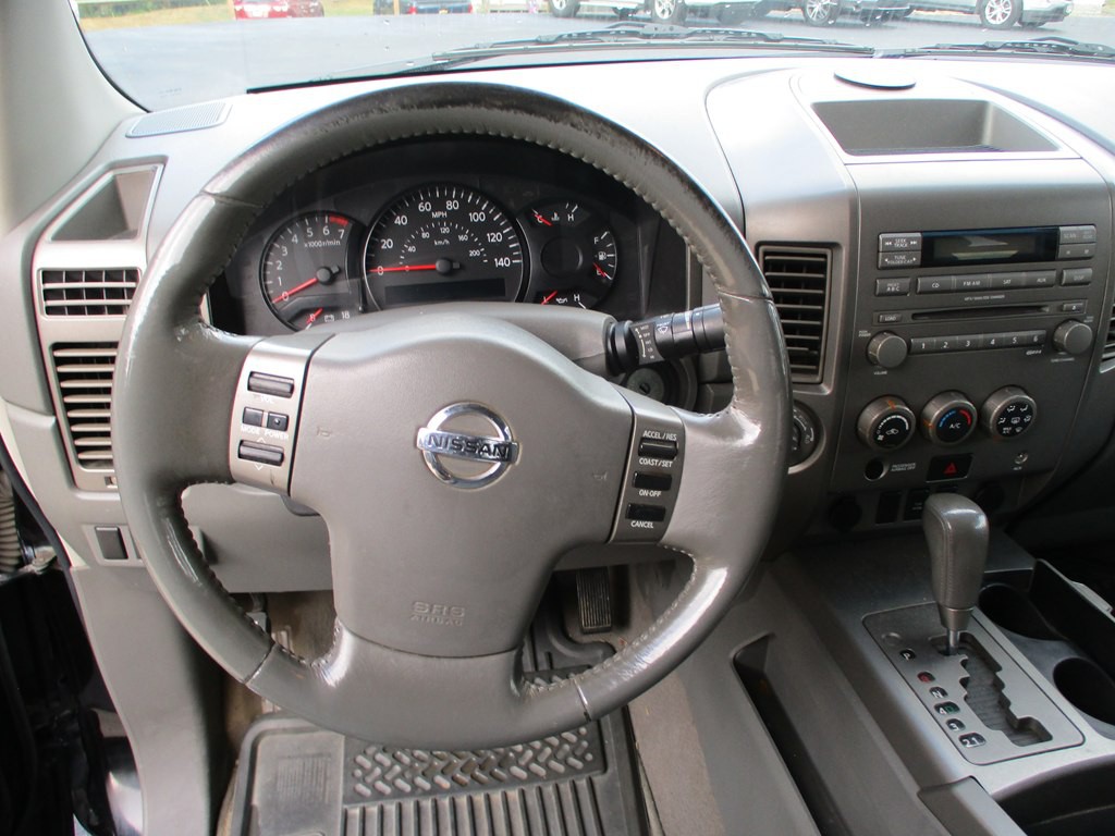 2006 Nissan Titan Image 10